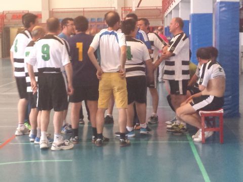 El equipo de PROMI durante el descanso. (Foto: Antonio J. Sobrados)