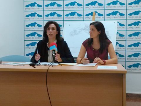 María Luisa Ceballos y Cristina Casanueva, esta mañana durante su comparecencia ante los medios. (Foto: R. Cobo)
