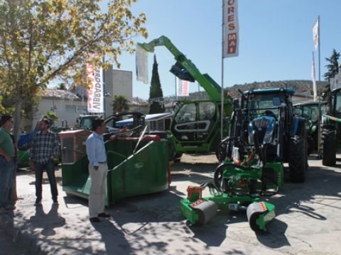 Maquinaria que se exhibe en uno de los stands de Agropriego. (Foto: R. Cobo)
