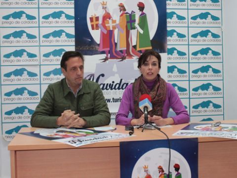 Ibáñez y Ceballos durante la comparecencia ante los medios ofrecida esta mañana. (Foto: R. Cobo)