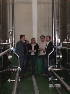 Un momento de la visita que giraron a las dependencias de la cooperativa. (Foto: R. Cobo)