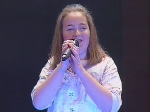 Ángela Gallardo durante su actuación. (Foto: Tele Priego)