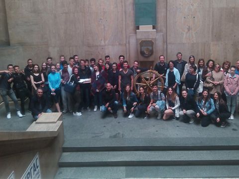 Alumnos y profesores durante una de las visitas en Burgas. (Foto: Cedida)
