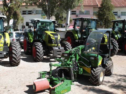 Uno de los stands dedicados a maquinaria agrícola. (Foto: R. Cobo)