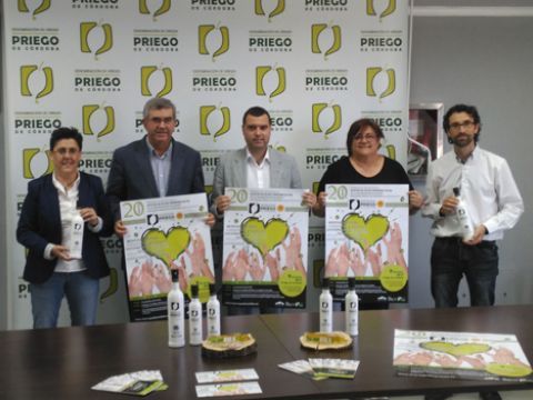 Muñoz, Serrano, Mármol, Pineda y Castillo, tras la pesentación de los premios el pasado lunes. (Foto: Laura Serrano)