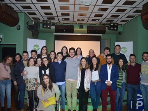 Integrantes de la ejecutiva local de NNGG Priego. (Foto: Cedida)