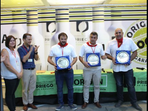 Imagen del equipo ganador del campeonato. (Foto: Cedida)