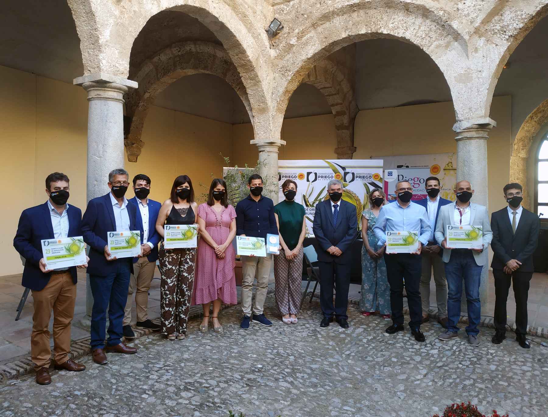 Autoridades y galardonados en esta 23ª edición.
