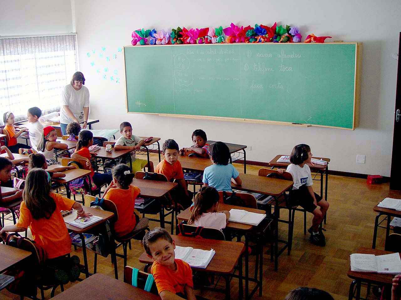 Andalucía refuerza el próximo curso escolar con 6.000 docentes más y 150.000 dispositivos