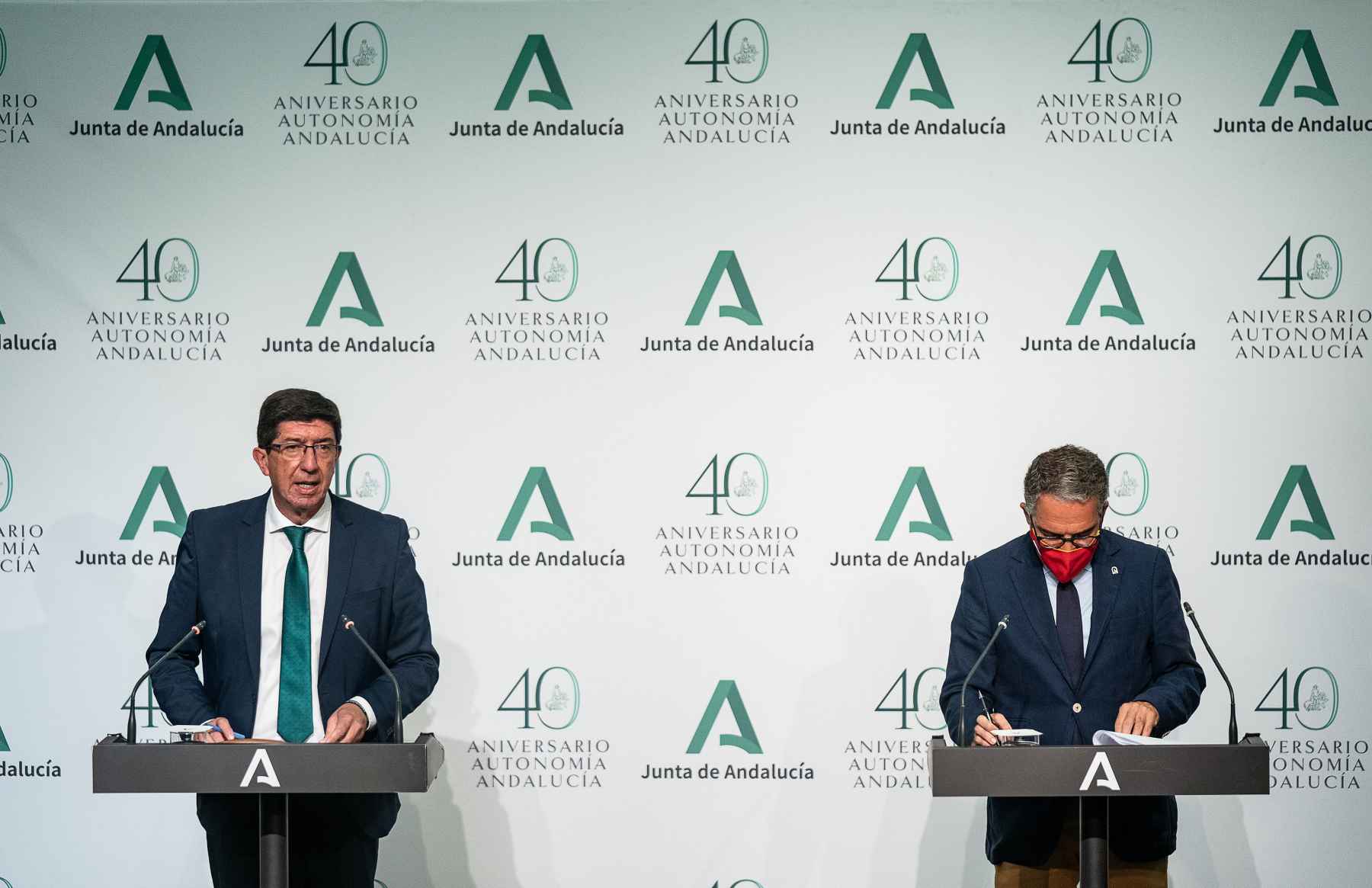 Marín y Bendodo tras el Consejo de Gobierno.