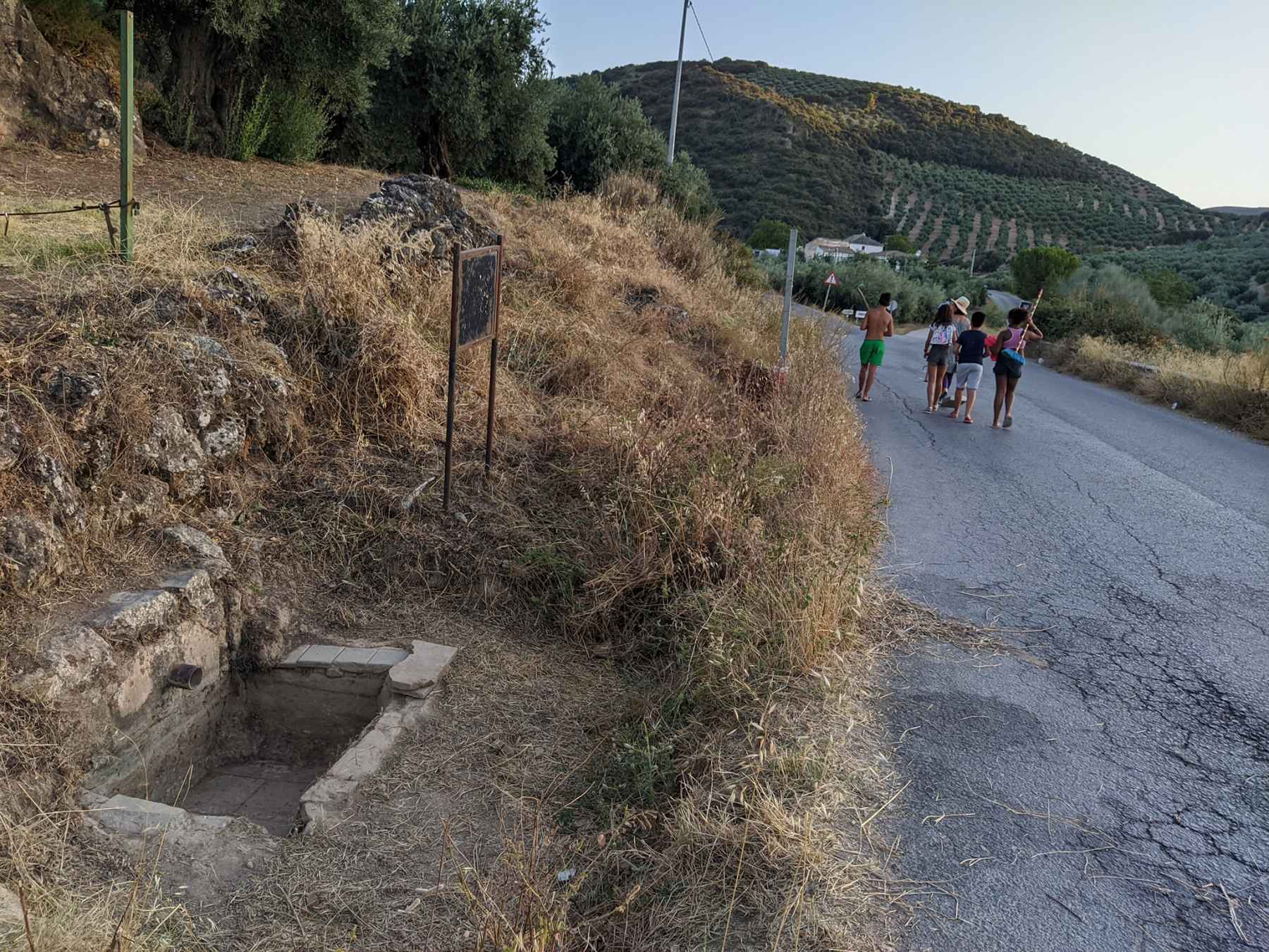 Imagen de la recuperada fuente del Cortijo Gámiz.