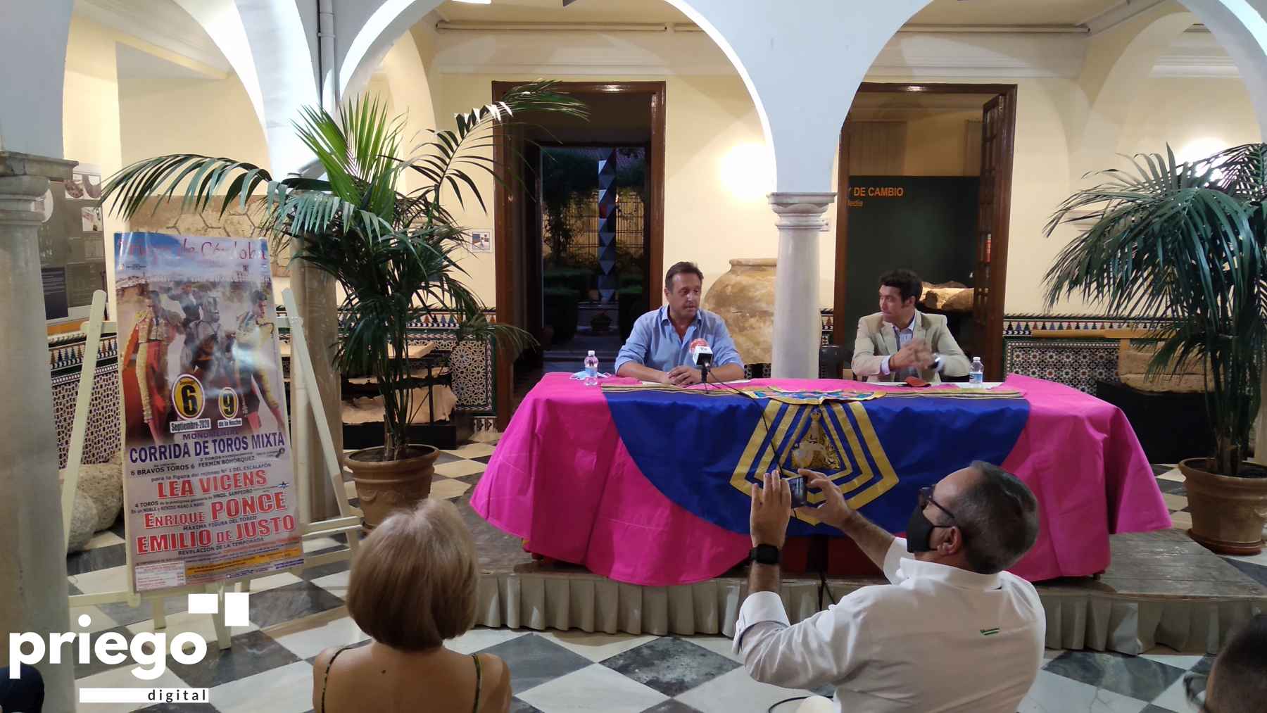 Ibáñez y Cejudo durante sus intervenciones.
