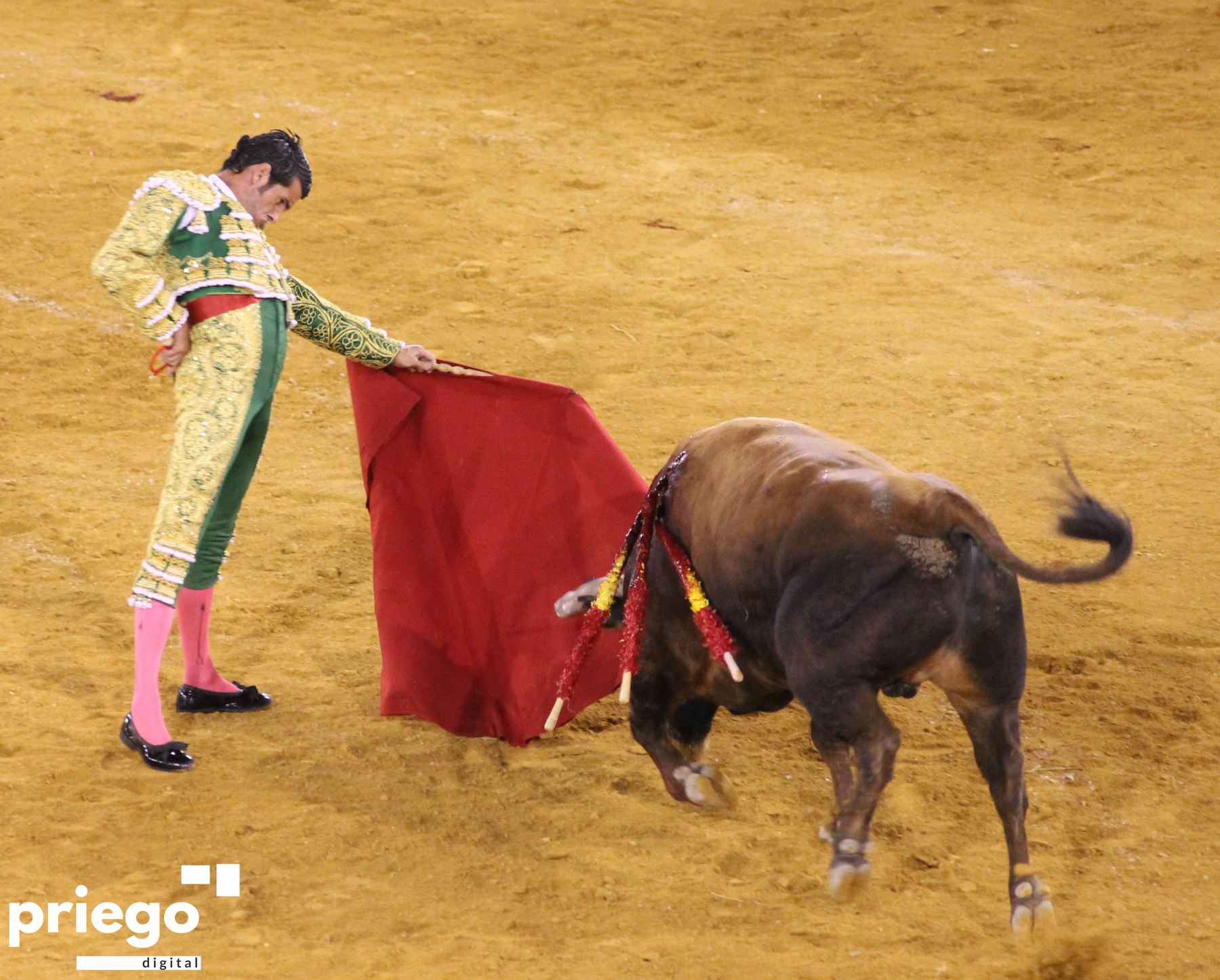 Emilio de Justo toreando al natural.