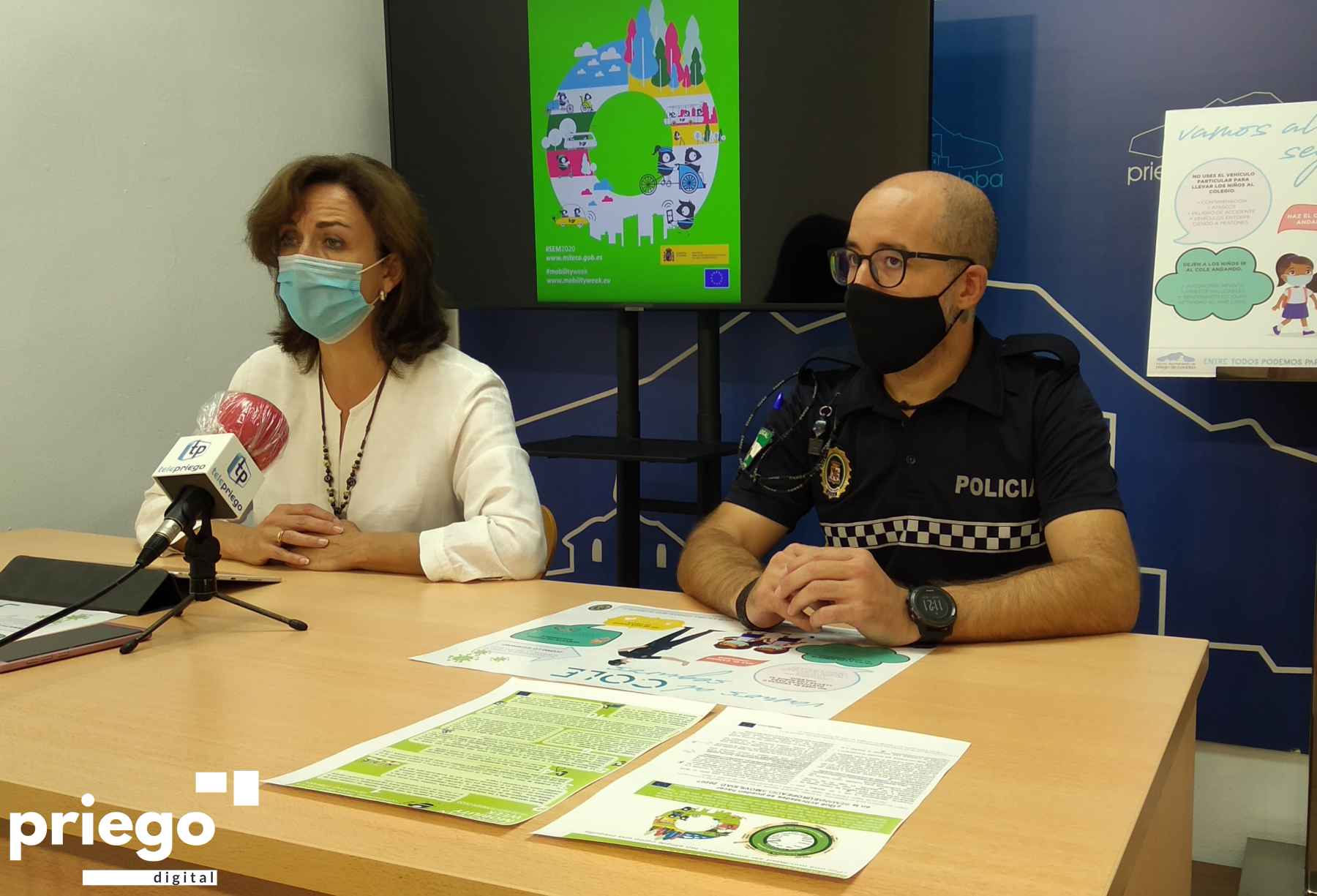 Ceballos y Triano durante la presentación de la campaña.