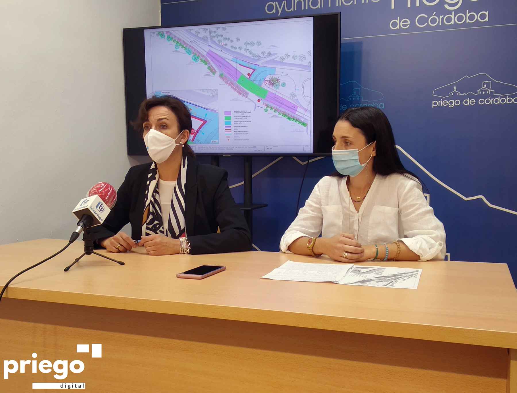 Ceballos y Siles durante su comparecencia ante los medios.