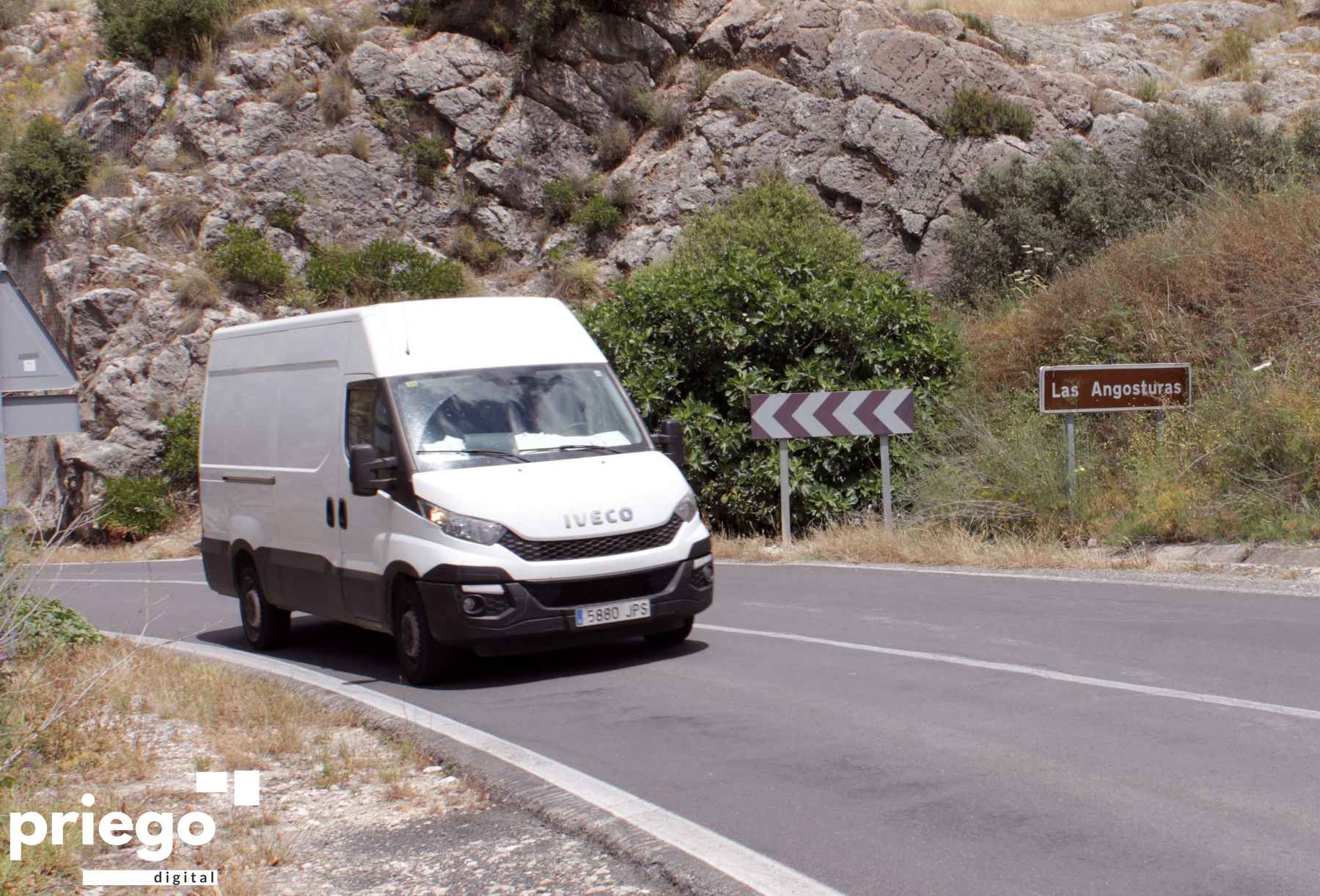 Inicio del actual trazado de la A-333 a su paso por Las Angosturas.