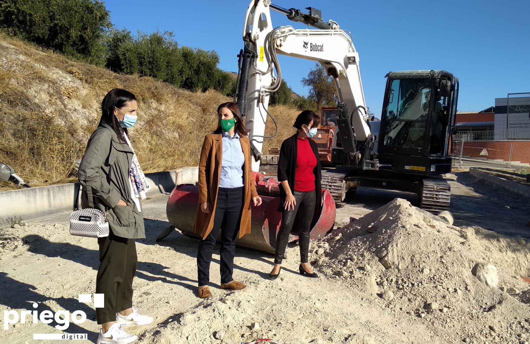 Siles, Casanueva y Ceballos durante la visita a las obras.