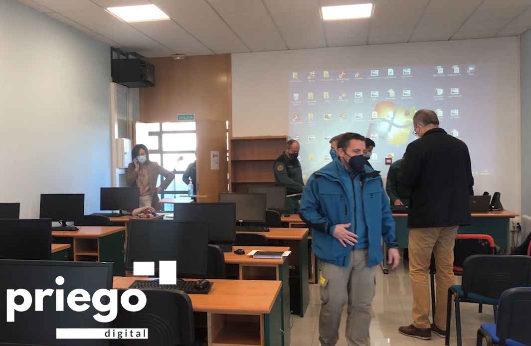 La sala de informática de la Casa de la Juventud acogió el desarrollo de la jornada.