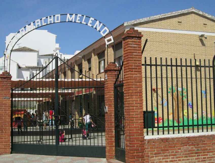 Exterior CEIP Camacho Melendo.
