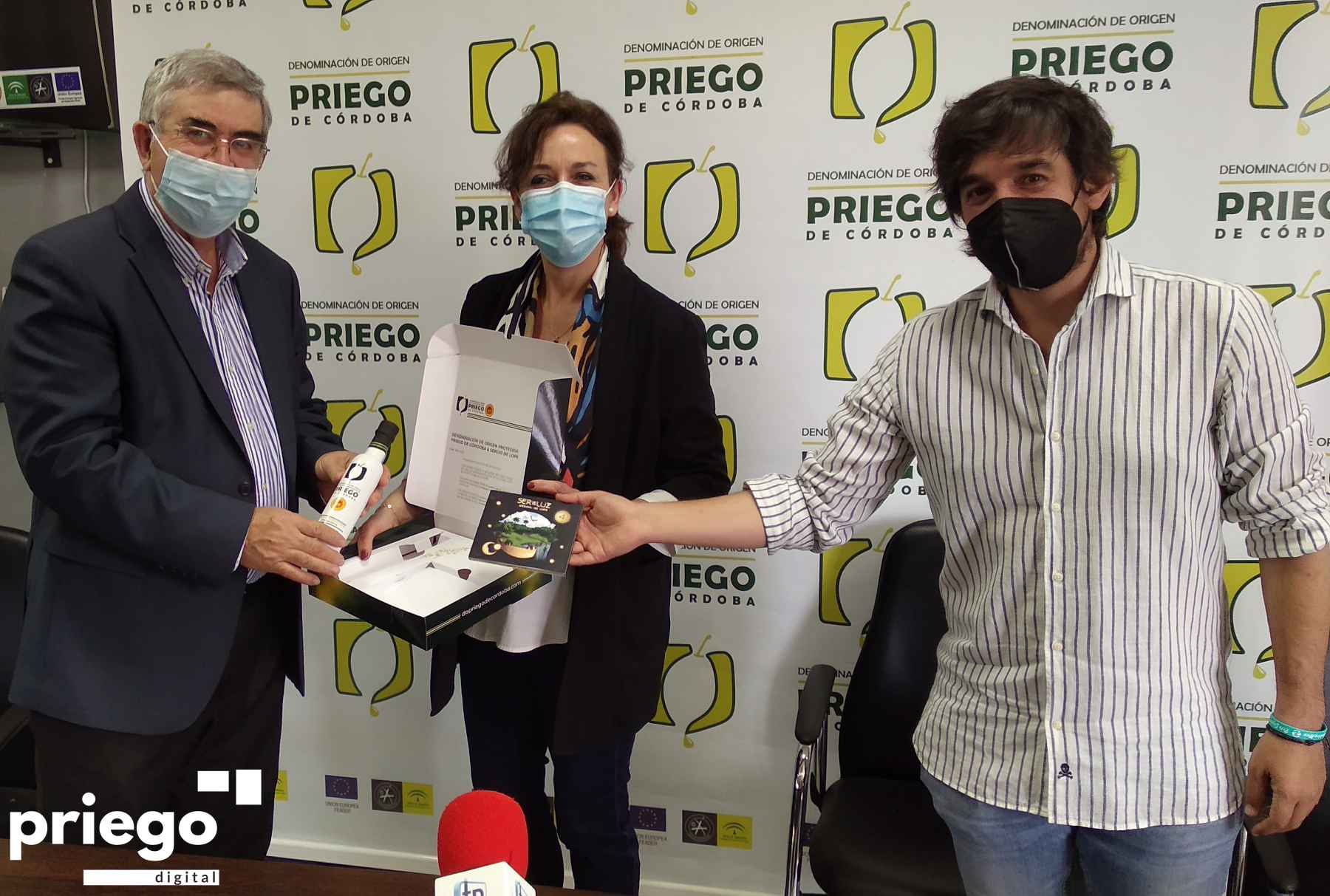 Serrano, Ceballos y de Lope con el pack.