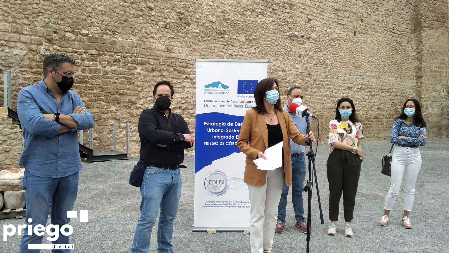 Ceballos, junto a la dirección facultativa y representantes de la empresa que ha realizado la obra.