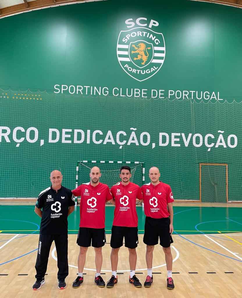 Plantilla del equipo prieguense en tierras lusas.