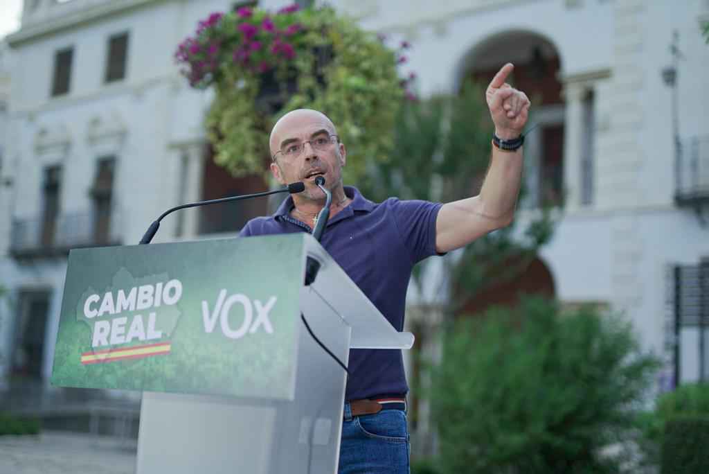 Buxadé, ayer durante su alocución en el acto público celebrado en Priego.