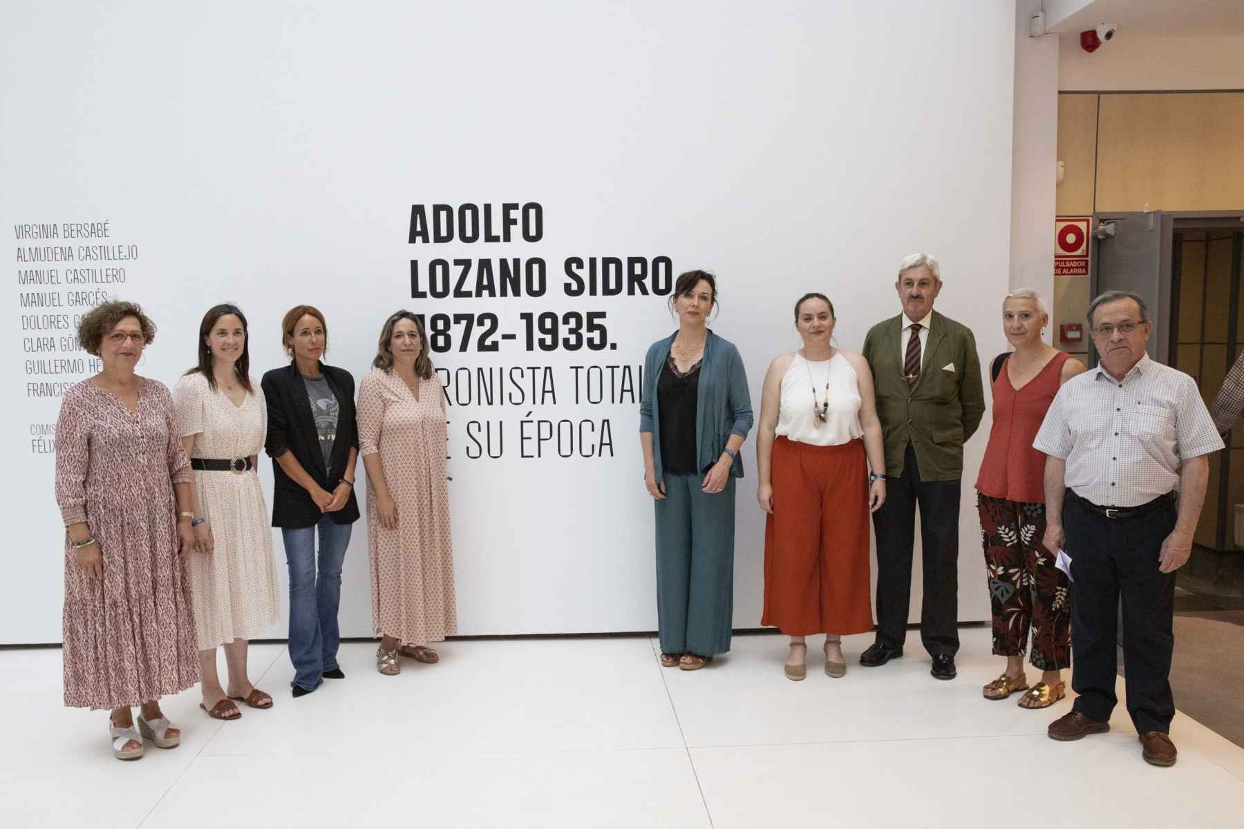 Autoridades y responsables de la muestra, ayer en la Fundación Botí.