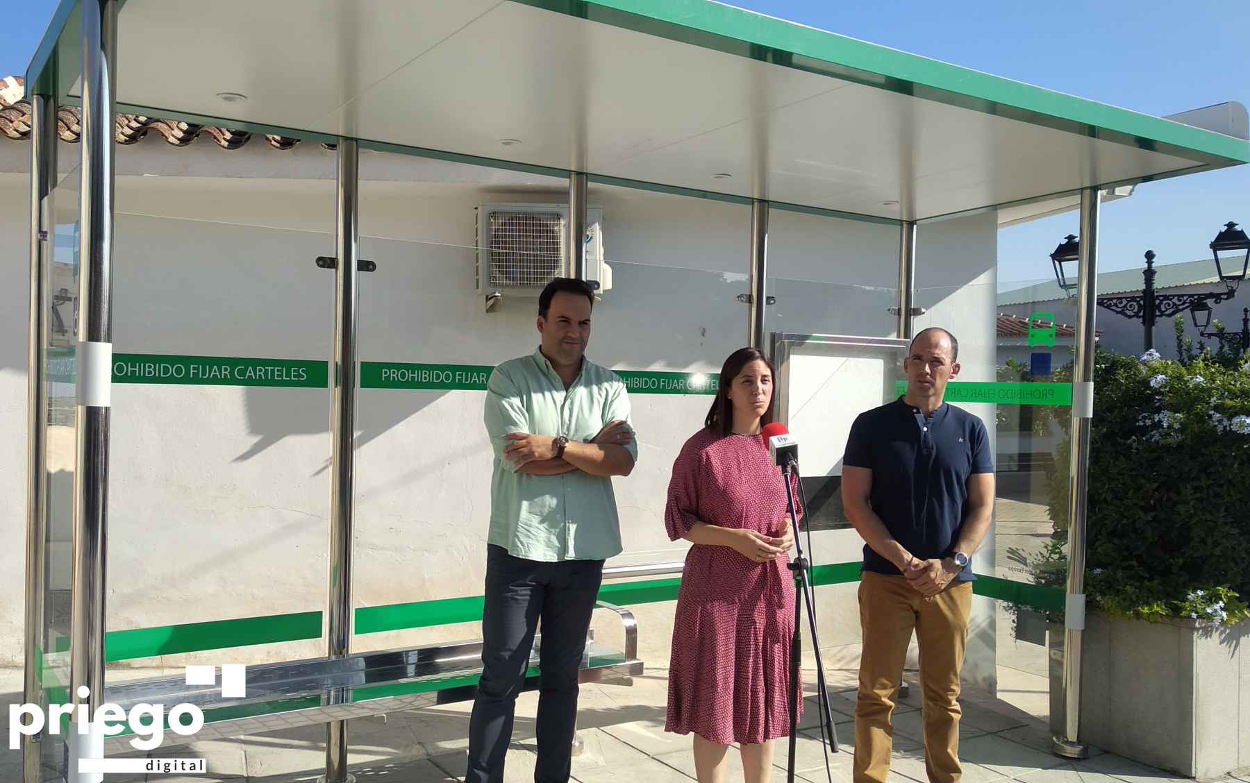 Valdivia, Casanueva y Muñoz en la nueva marquesina.