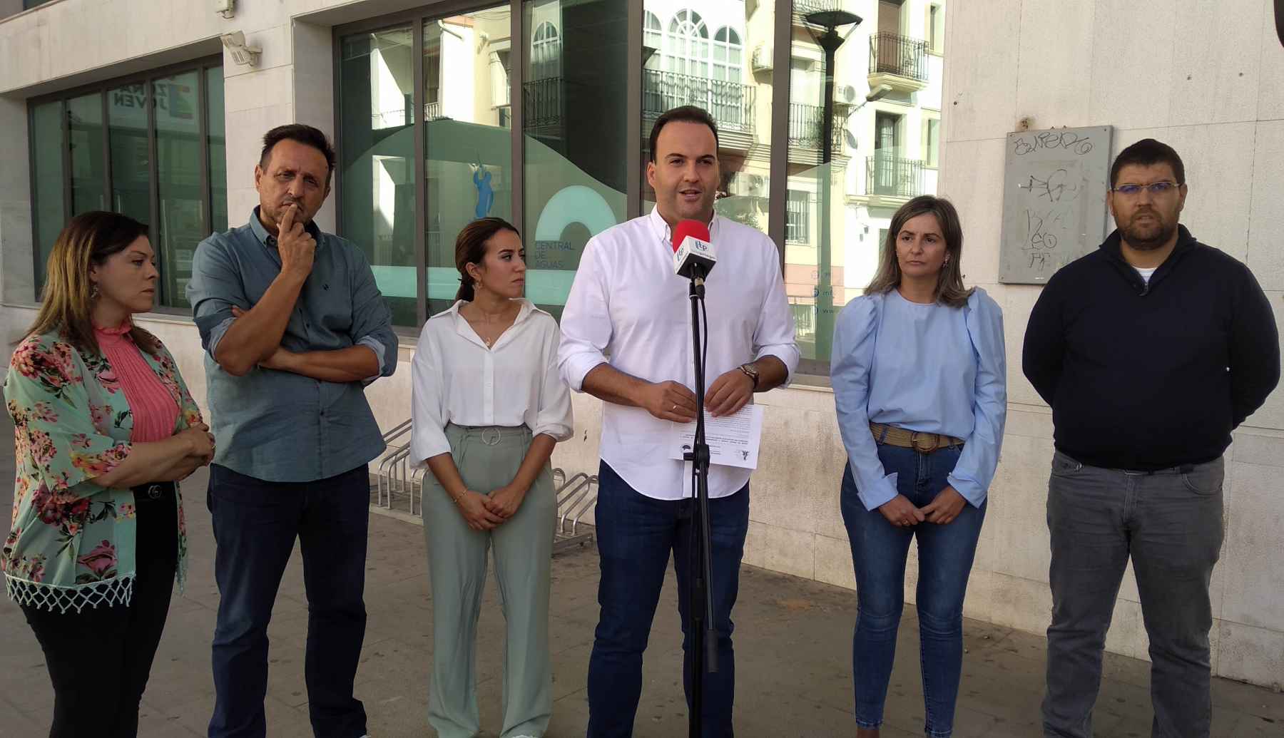 Valdivia, hoy jueves, durante su comparecencia ante los medios.