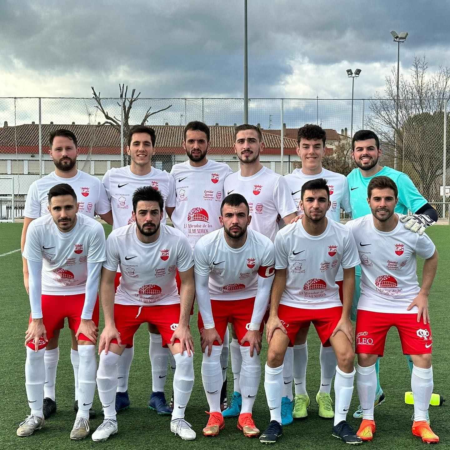 Formación del equipo prieguense.