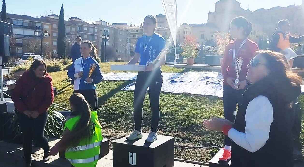 Elvira Barrón en lo más alto del podio.