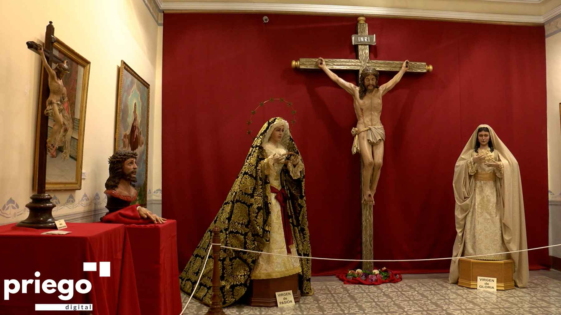 Piezas de la exposición en una de las estancias del Museo Adolfo Lozano Sidro.
