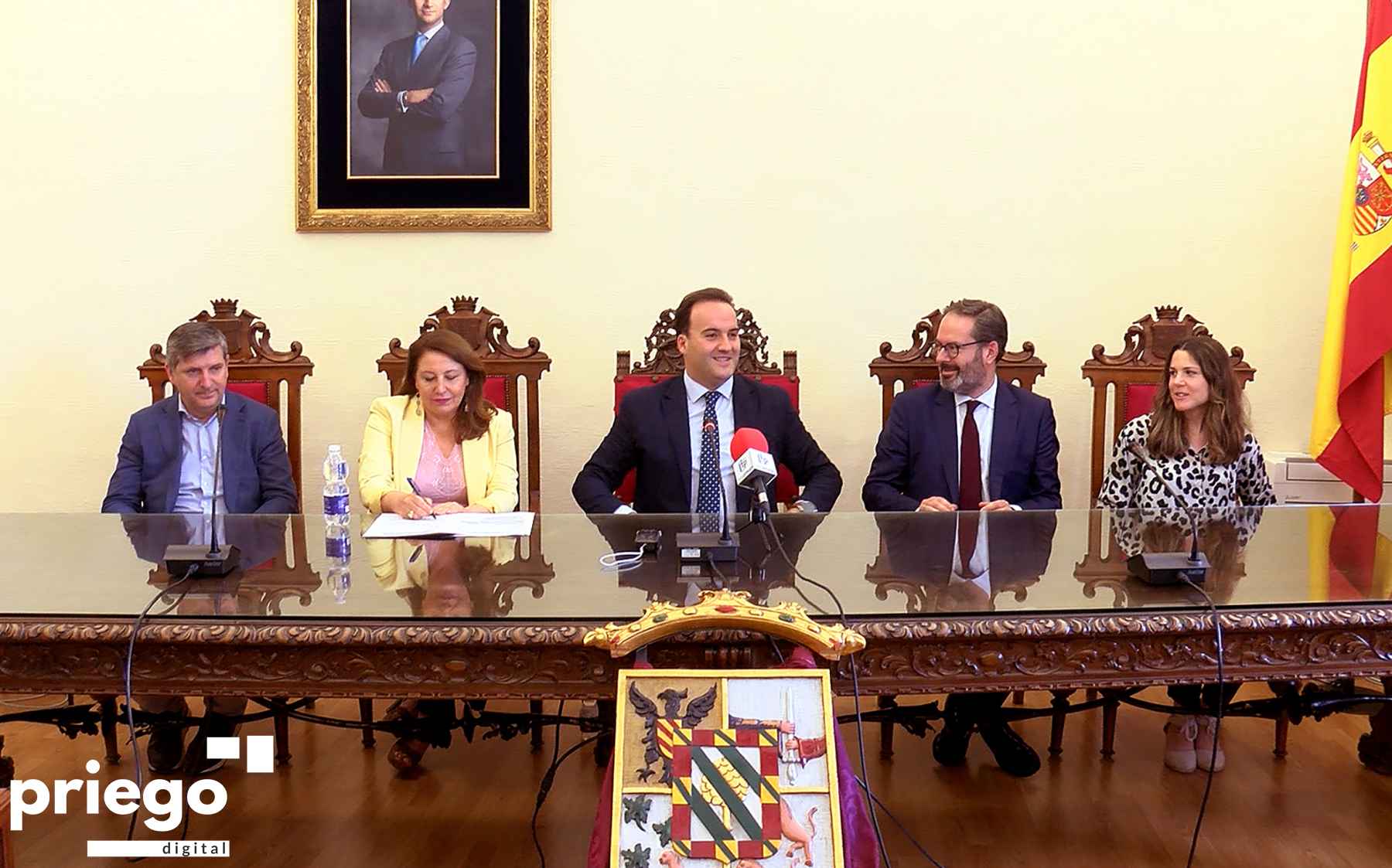 Acosta, Crespo, Valdivia, Molina y Camacho, ayer en el salón de Plenos.