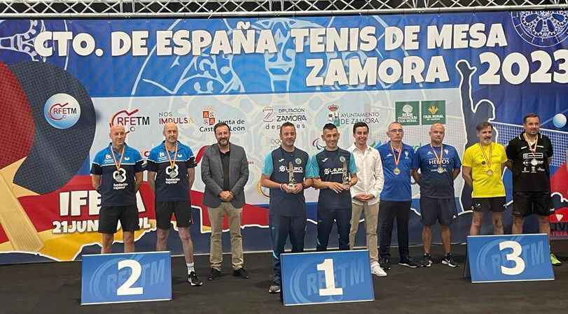 Podio competición de dobles.