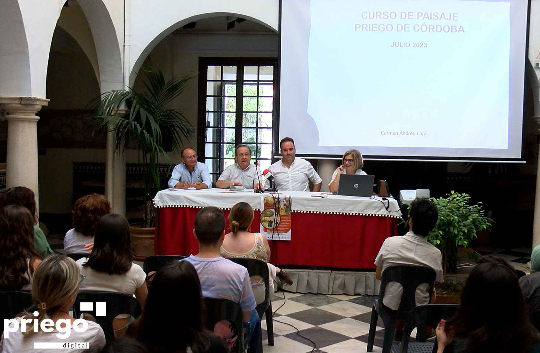 Participantes en el acto inaugural de esta edición.