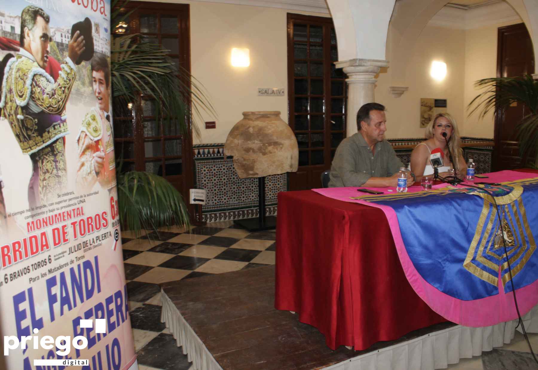 Ibáñez y Muñoz, ayer jueves durante la presentación del festejo taurino.