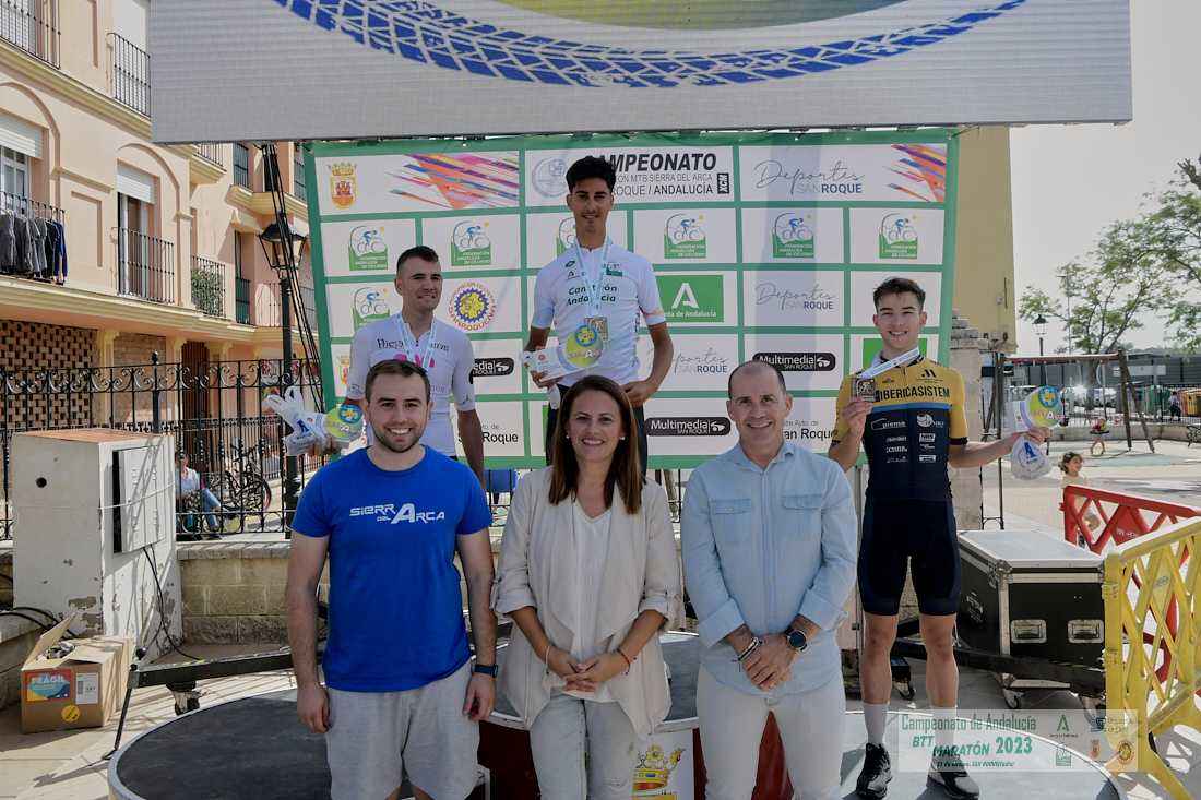 Podio absoluto de la carrera.