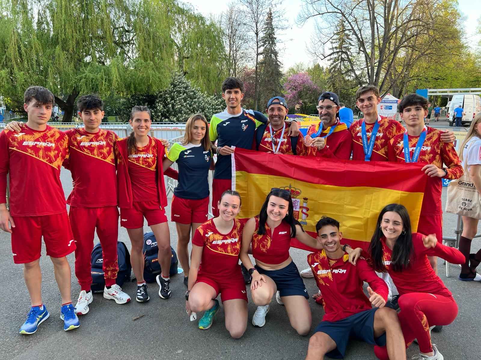 Equipo español de marcha.
