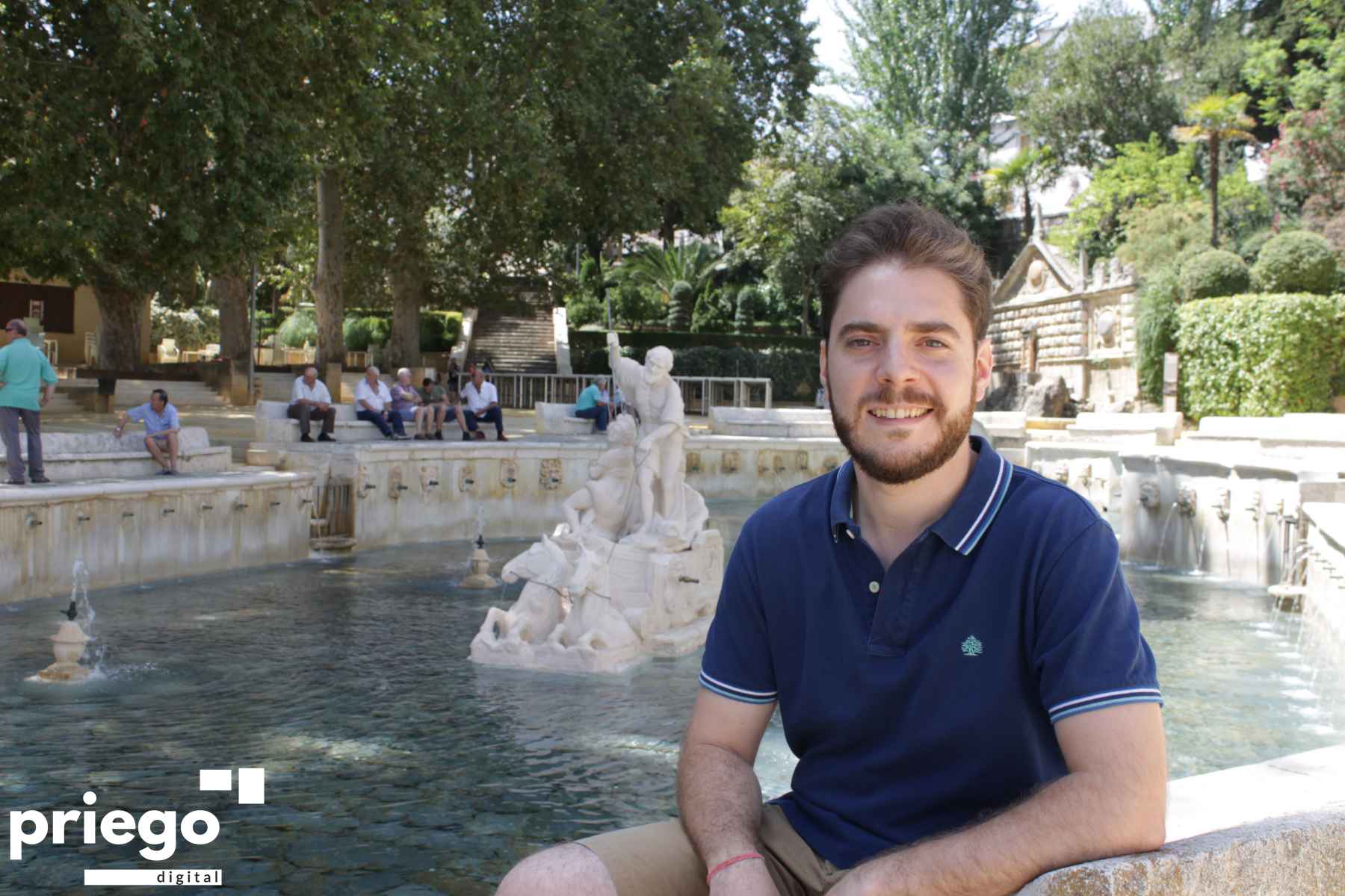 Rafael Luque en la Fuente del Rey, durante una de sus visitas a Priego.