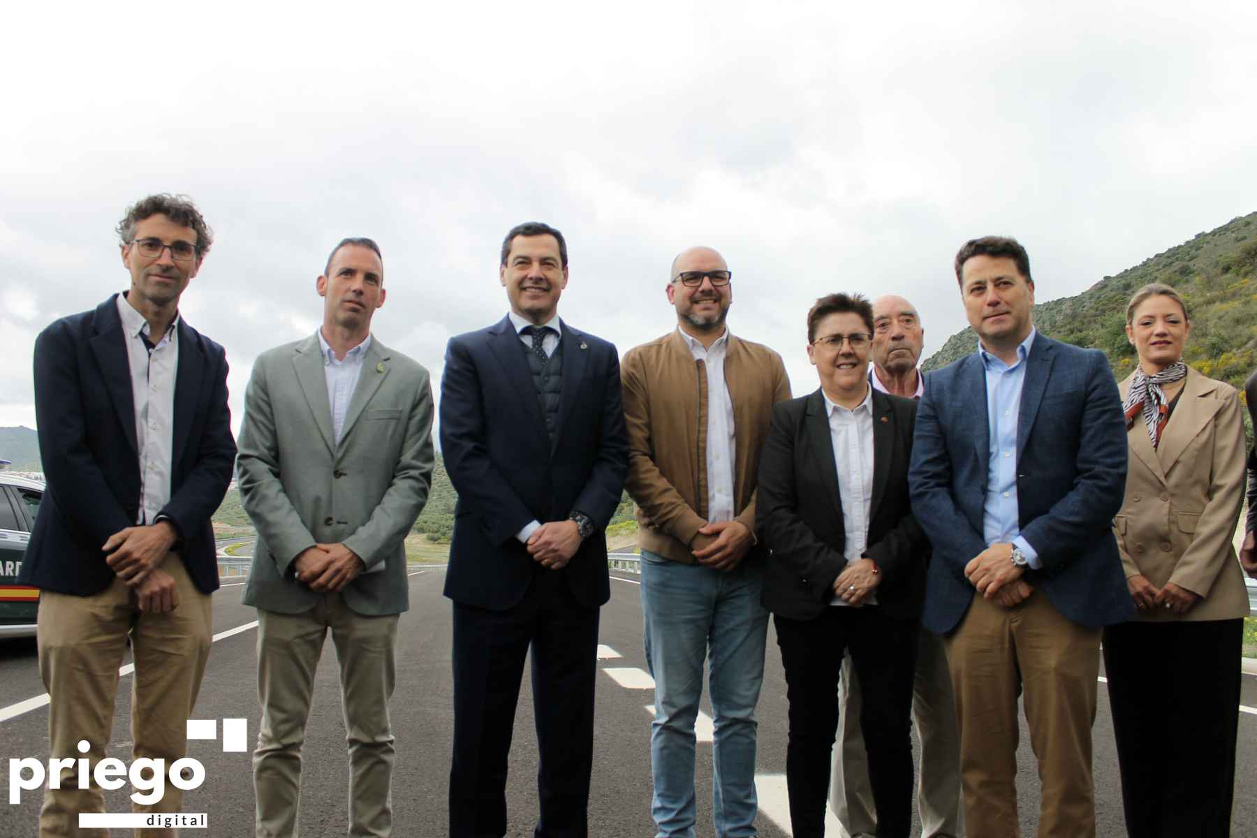 Moreno con alcaldes y representantes del tejido empresarial de la comarca.