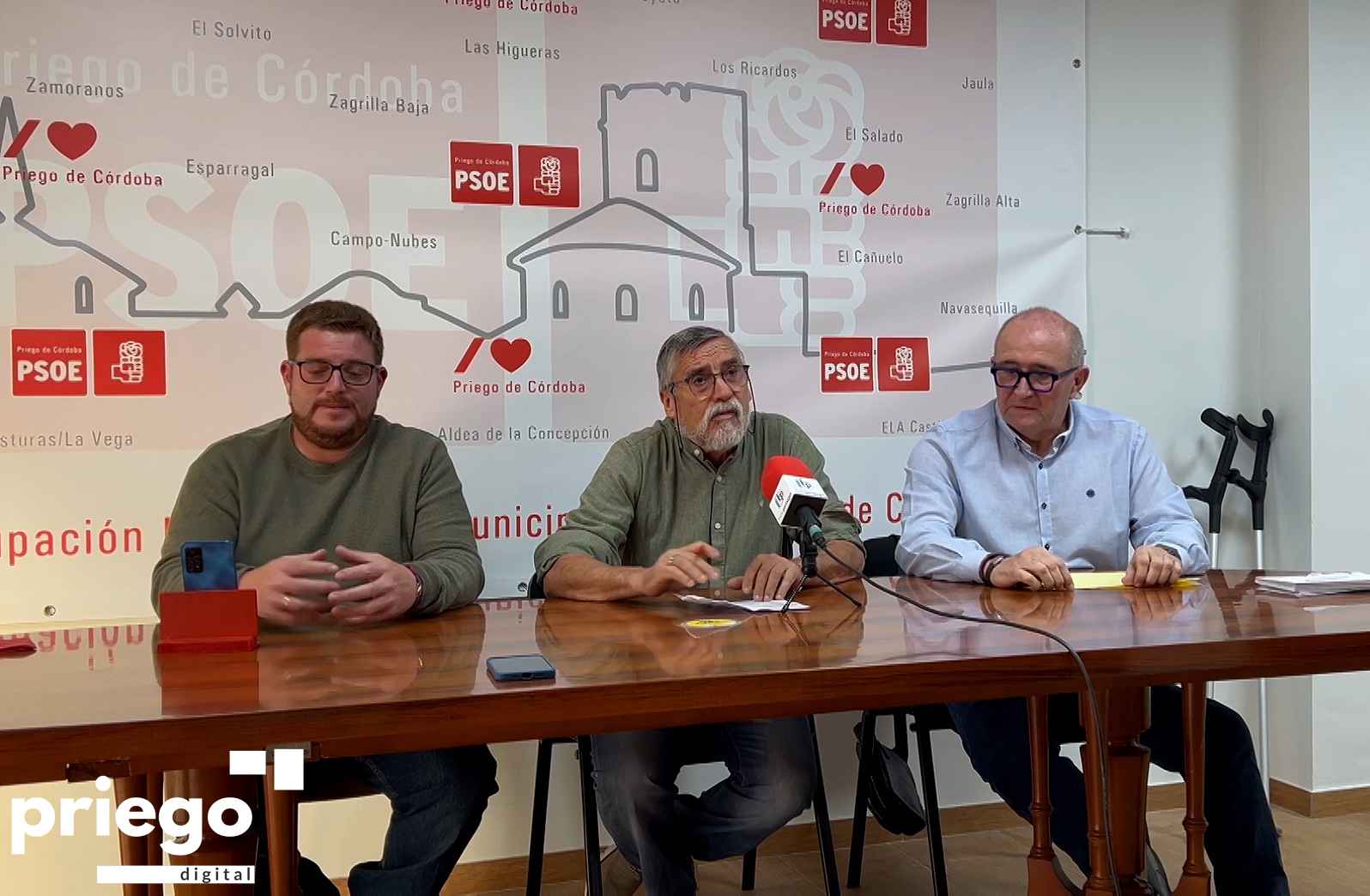 Carrillo, Almendros y Caballero, ayer durante su comparecencia ante los medios.
