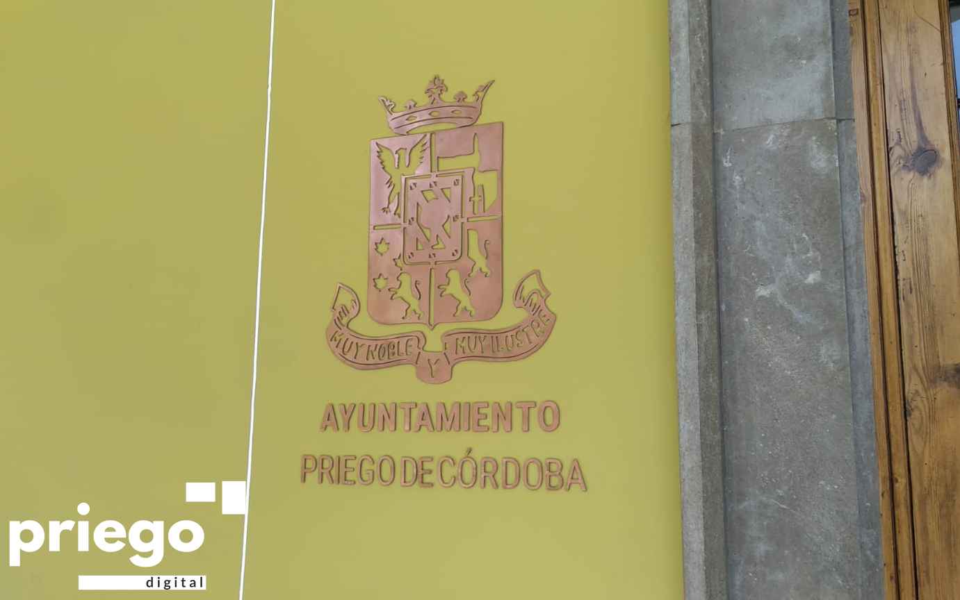 Escudo que ha sustituido a la placa de 1983.