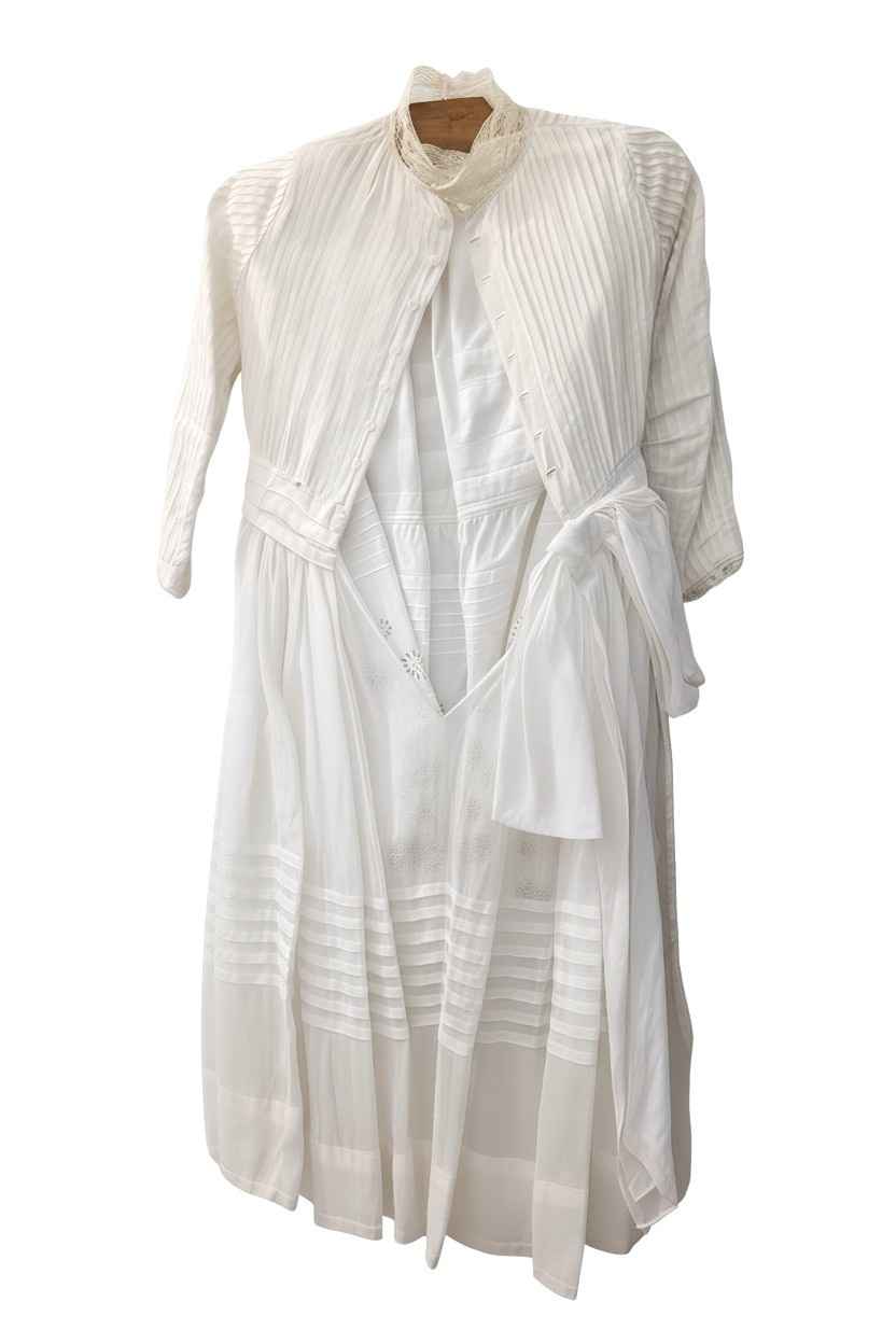 Imagen actual del vestido de comunión.