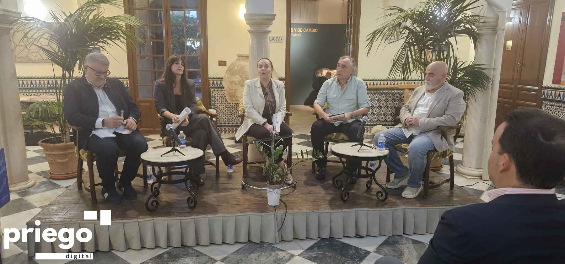 Participantes en el foro.
