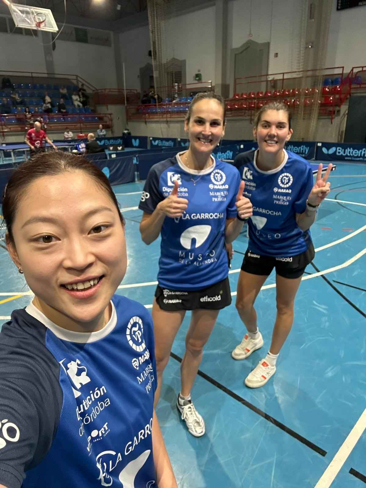 Victoria del equipo femenino de tenis de mesa.