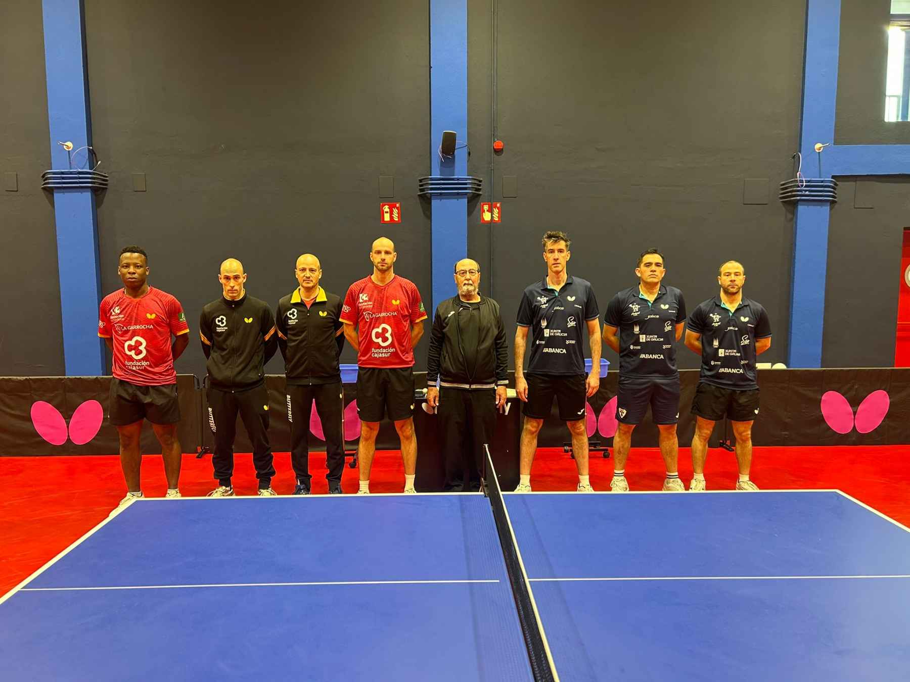 Alineación de ambos equipos.