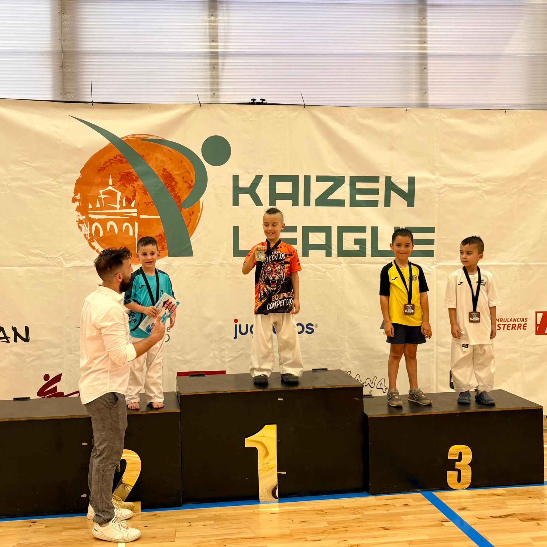 El C.D. Karate Shotokan Priego logra seis medallas en la Final de la Kaizen League.