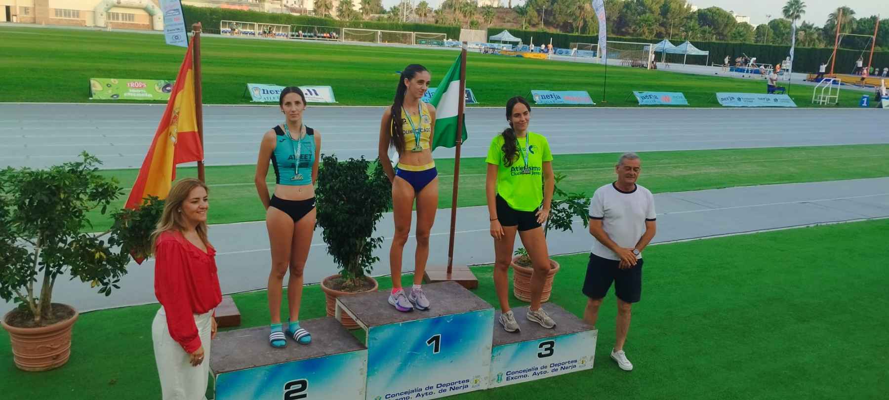 Gonzalo Hinojosa, Elvira Aguilera, Amaya Jiménez y Ana Gómez subieron al podio.
