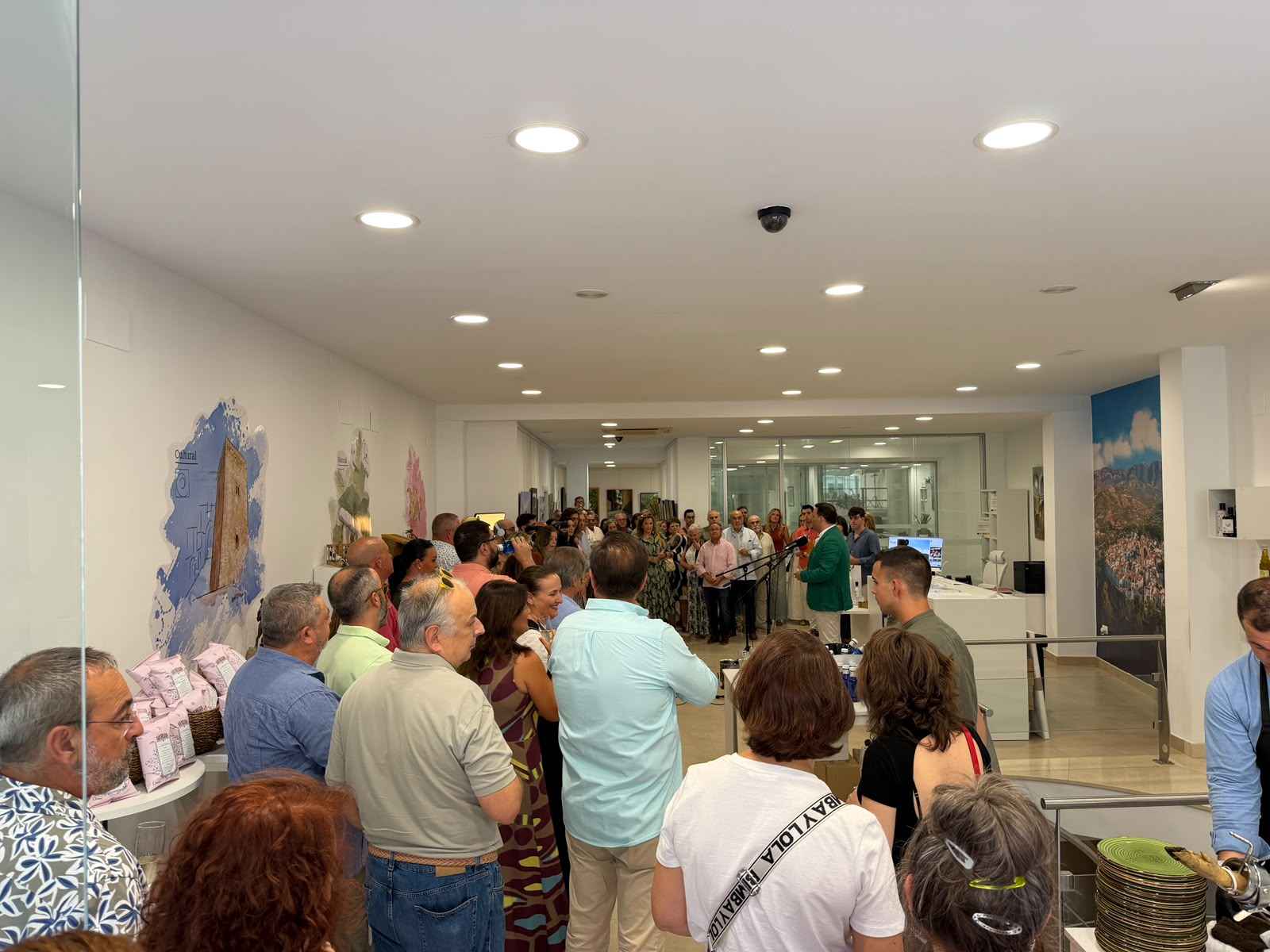 Priego inaugura su nueva Oficina de Turismo.